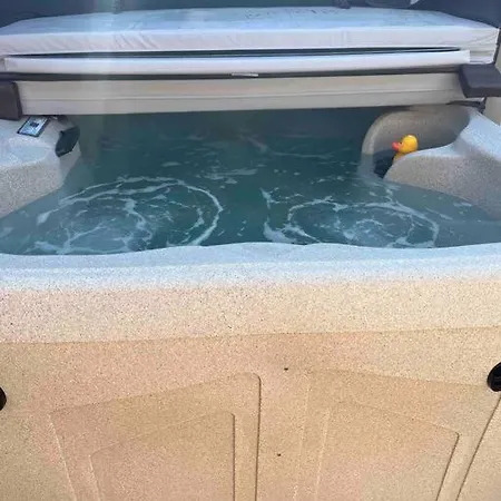 Weeki Wachee Retreat Canal Home With Hot Tub Kayaks Canoe And Boat With Trolling Motor Included Spring Hill Extérieur photo