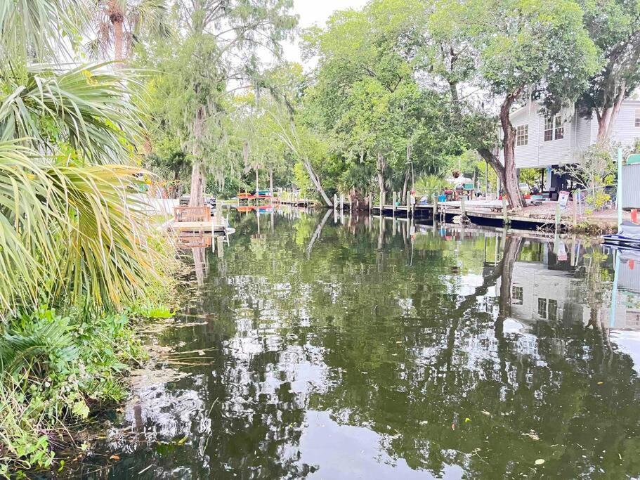 Weeki Wachee Retreat Canal With Hot Tub Kayaks Canoe And Boat With Trolling Motor Included * Spring Hill
